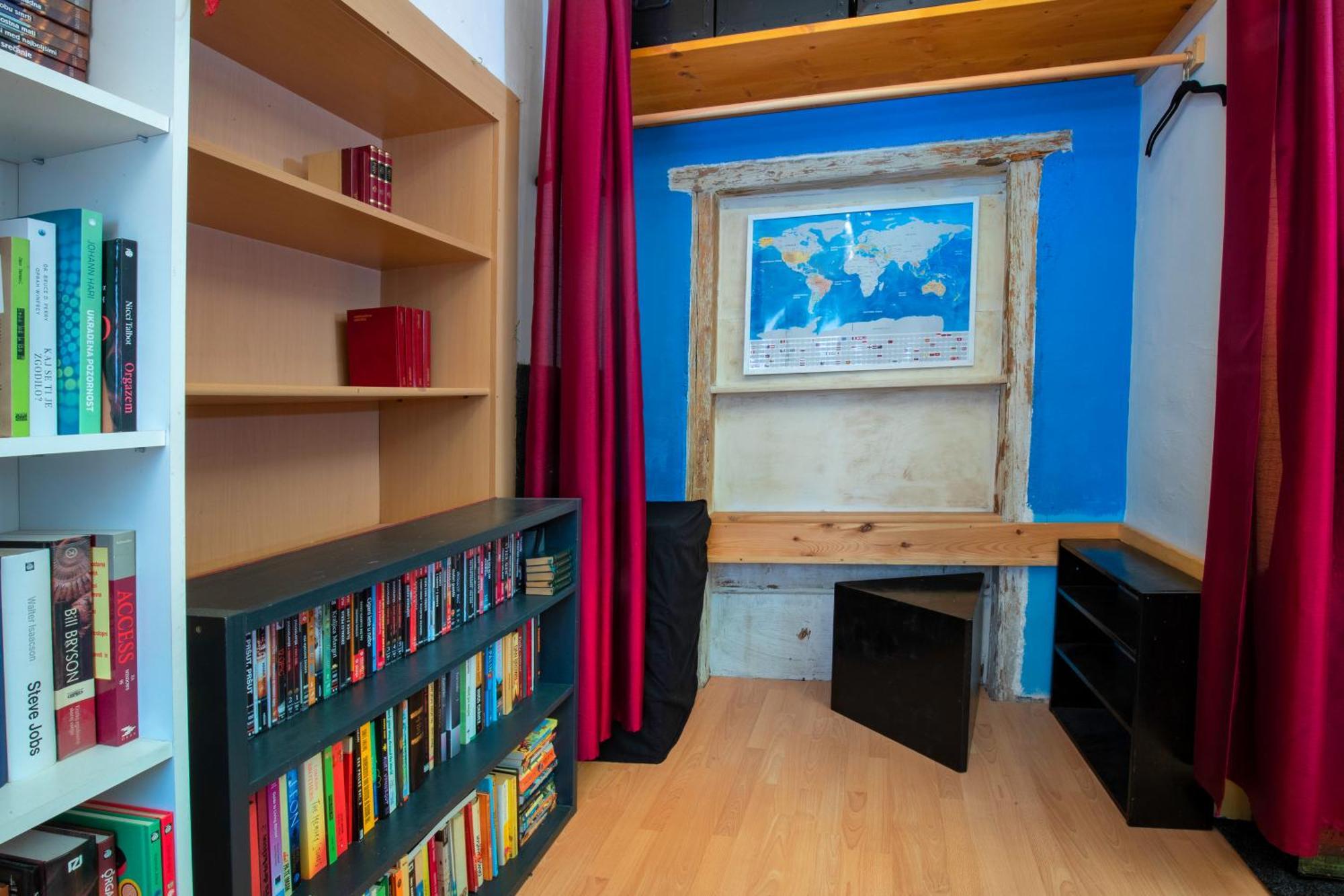 Апартаменты The Book Nest Любляна Экстерьер фото